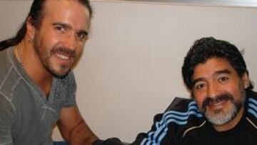 <b>CARAS CONOCIDAS.</b> Con Maradona, Romero y Gago.