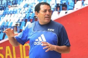 El zurdo, quien se formó en la U en los años 80, fue técnico del Atlético Marte Soyapango, en El Salvador, durante 2013.