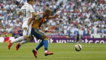 James con poco f&uacute;tbol ante el Valencia.