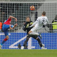El Viktoria Plzen mete pie y medio en Europa League