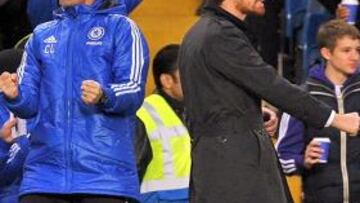 Mata lidera al Chelsea y el United se frena en casa