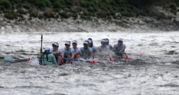 En mujeres Oxford repitió la victoria de hace un año.  Las chicas de Cambridge, estuvieron de naufragar.