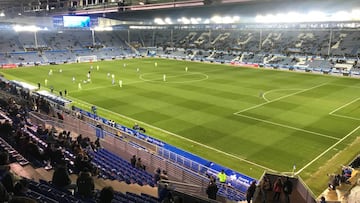 Mendizorroza, semivac&iacute;o, en los primeros minutos del Alav&eacute;s-Levante, cuando se llev&oacute; a cabo una protesta por los partidos de los lunes en LaLiga Santander.