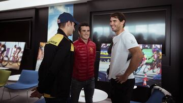 Nadal visita a Mola y Noya antes del Super League Triathlon