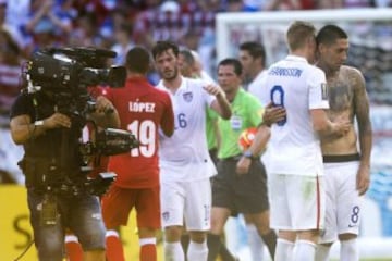 El equipo norteamericano se llevó el triunfo con goles de Dempsey (3), Zardes, Johannsson y González. Cuba recibió seis goles por segunda vez en el torneo.