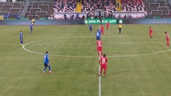 El saque inicial más curioso: Aránguiz y el Leverkusen no podían creer lo de sus rivales