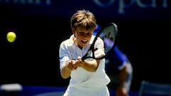 La alemana ganaría su primer torneo en Schenectady en 26 de agosto de 1990 con 15 años, 8 meses y 22 días. Llegó a ser número cuatro del mundo manteniéndose durante 8 temporadas en el top ten, en las que ganaría doce torneos individuales hasta su retirada