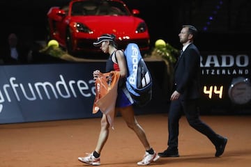 Muguruza leaves court in Stuttgart.