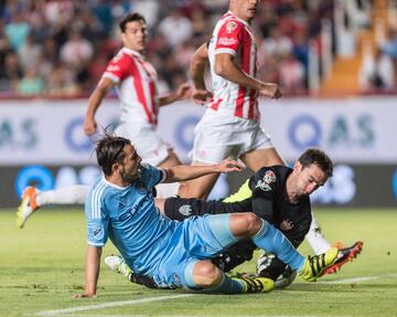 Los dos campeones mundiales disputaron un duelo amistoso, donde su equipo el NY City cayó 2-1 ante el Necaxa en el estadio Victoria de Aguascalientes.