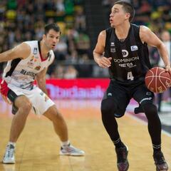 El Bilbao supera al Guaros con Bamforth en plan estelar