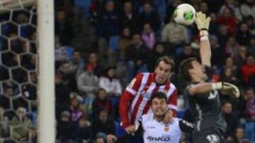 Guaita: 'No toco el balón y el árbitro está cerca y debe verlo"