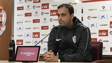 Francisco durante una conferencia de prensa.