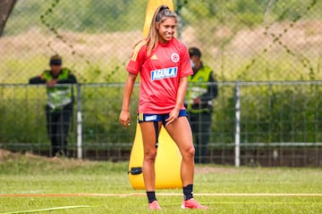 La Selección Colombia Femenina sigue preparando el partido ante Ecuador por Copa América. Las dirigidas por Nelson Abadía volvieron a los trabajos de campo.