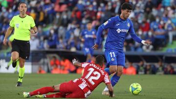 Aleñá en una acción del partido contra el Atlético.
