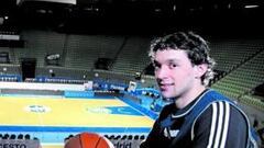 El Madrid confirma a Llull y renueva a Van den Spiegel