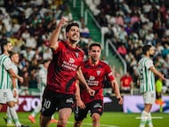 Carlos Fernández celebra uno de los tantos conseguidos ante el Córdoba.