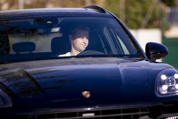 Frenkie de Jong llegando a la Ciudad Deportiva del Fútbol Club Barcelona. 

