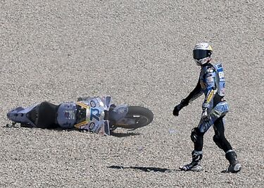 El incidente dejó vía libre a Marc Márquez para ganar su decimocuarta sprint del año y acercarse aún más al título mundial.