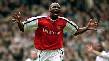 Why do Real Madrid players smell the chests of their jerseys during games?