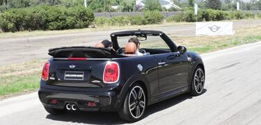 El nuevo Mini Cabrio es presentado en Chile