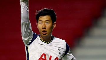 Heung-Min Son celebra su gol al Royal Antwerp 