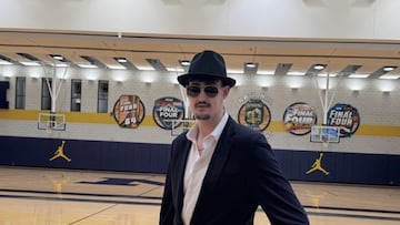 Aday Mara, de calle, antes de viajar a Indianápolis para jugar la Final Four de la NCAA.