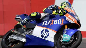Kalex's Italian rider Lorenzo Baldassarri crosses the finish line to win the Argentina Grand Prix Moto2 race at the Termas de Rio Hondo circuit in Santiago del Estero, Argentina, on March 31, 2019. (Photo by Juan MABROMATA / AFP)