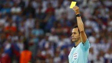 Velasco Carballo no seguirá arbitrando en Primera.