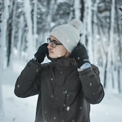 Experts say cold temperatures could be you new fat-burning hack: How shivering burns calories