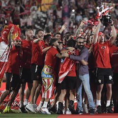 Almería convierte a inmortales a los héroes del ascenso