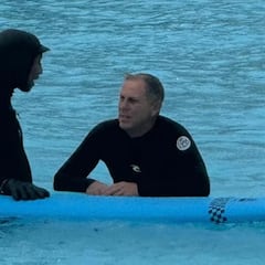 Primeras imágenes de Pharrell Williams surfeando en su piscina de olas
