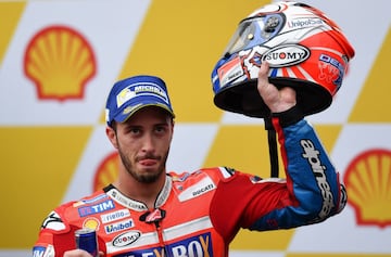 El triunfo de Dovizioso retrasa el alirón de Márquez