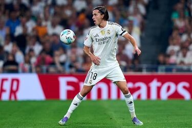 Traspaso del Benfica al Real Madrid por 50 millones de euros. 