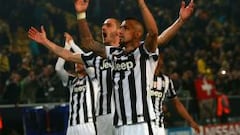 Juventus de Arturo Vidal sufre, pero deja los puntos en casa