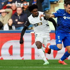 Thierry se marcha entre lágrimas del Coliseum