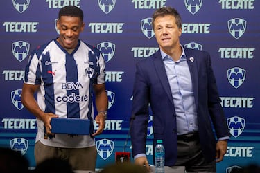 Anthony Martial complica a Domènec Torrent