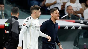 Xabi engrasa la sala de máquinas