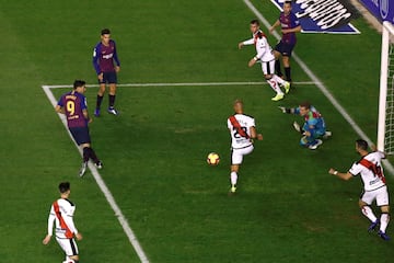 0-1. Luis Suárez marcó el primer gol.