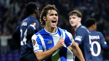 Soccer Football - UEFA Europa League - FC Porto v Rangers - Estadio do Dragao, Porto, Portugal - January 29, 2026 FC Porto's Rodrigo Mora celebrates scoring their first goal REUTERS/Rita Franca TPX IMAGES OF THE DAY