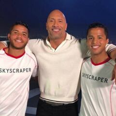 Los dos Santos promocionan la nueva película de 'La Roca'