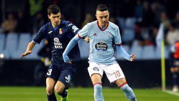 Aspas, con Aarón Martín.