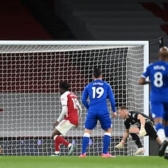 Leno regala una oportunidad al Everton