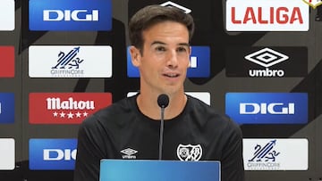 El DT de Rayo Vallecano habla sobre James.