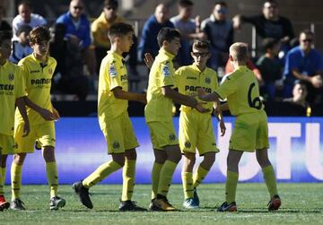 Pau (Villarreal) celebra un gol.