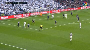 De irse el balón al córner a acabar dentro: la fortuna sonrió a Vinicius en el 1-0