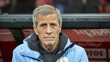 Suárez has matured since his biting incident in Brazil claims Uruguay boss Tabárez