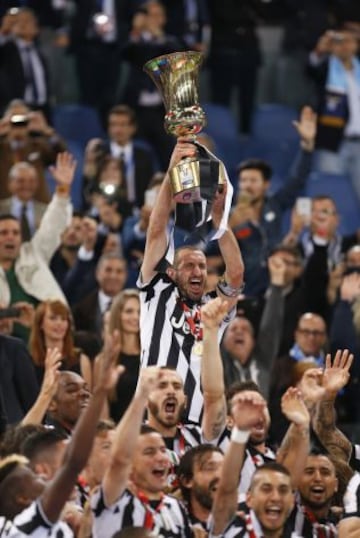 Juventus derrotó por 2-1 a Lazio en tiempo extra, y se coronó campeón de la Copa Italia 2014-15. La escuadra de Turín sueña con el ansiado ‘triplete’.