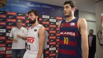 Álex Abrines, junto a Sergio Llull.