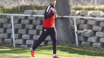 Miranda recuperado de sus molestias físicas se ha entrenado con normalidad y apunta a titular ante Osasuna.