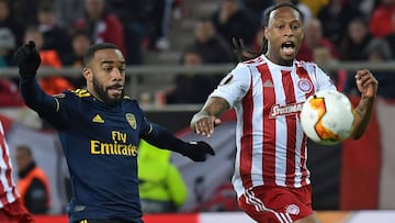 Semedo y Lacazette, durante un partido de la Europa League.